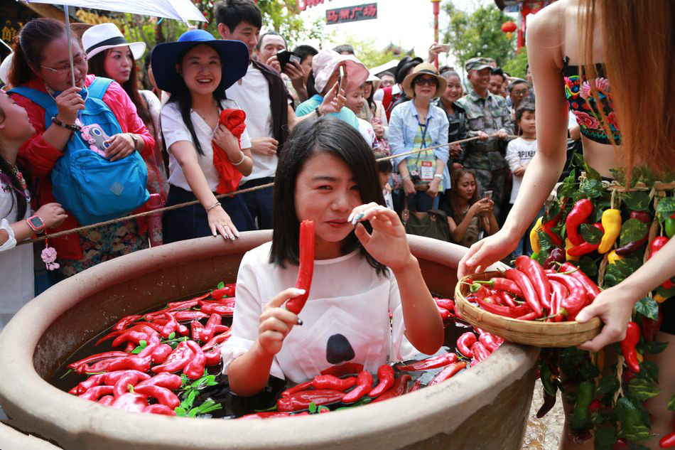 四川妹子从小吃辣椒,为什么脸上不起痘痘?看完