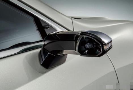 2019款雷克萨斯ES可以选装数码后视镜了,换作