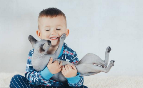 孩子两岁多还流口水?快看看是不是出了这3个