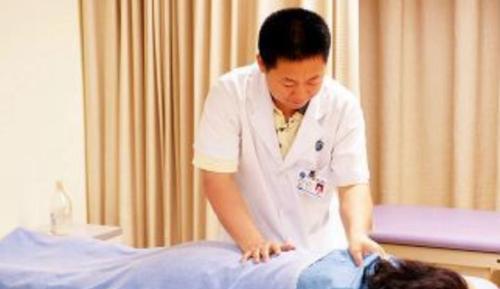 徐志摩坠机身亡后, 陆小曼与这个男人同居三十余年