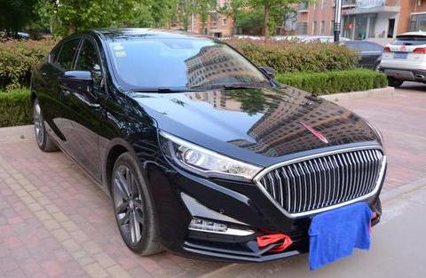 14.5万提红旗H5，车主：这车有一个优点是凯美瑞不能比的