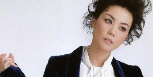 娱乐圈最好听的女明星名字, 前三名美得不像话!