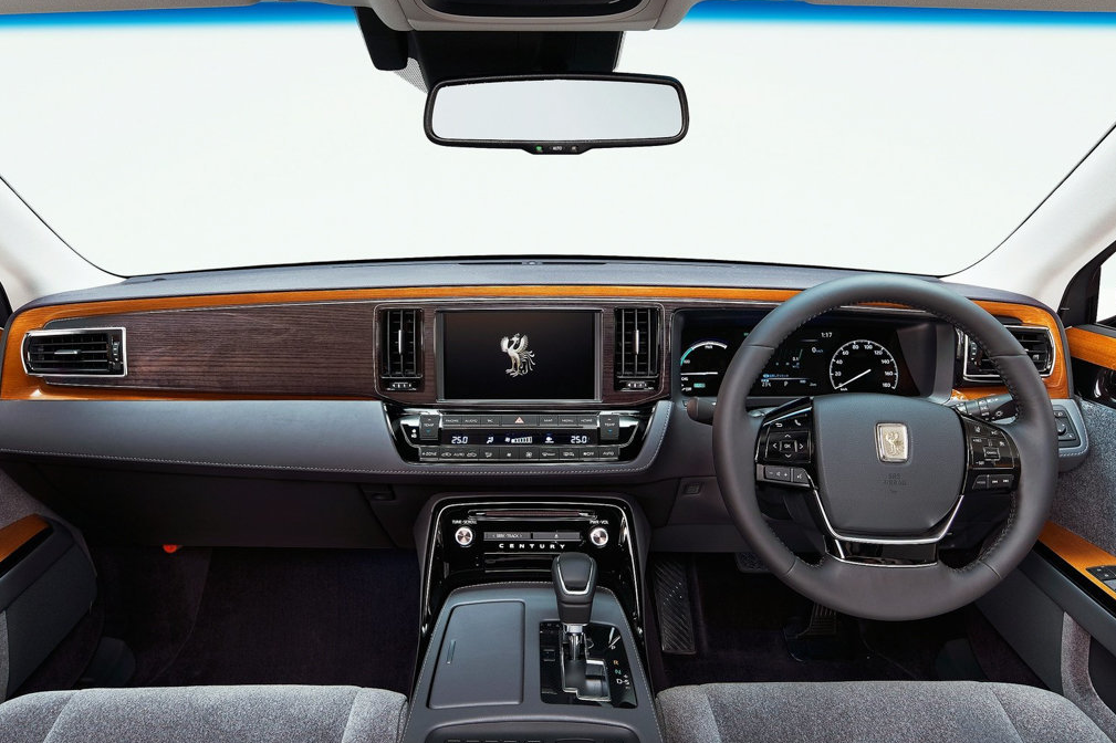 丰田最贵的一辆车，售价260万，打开车门大伙都看傻了