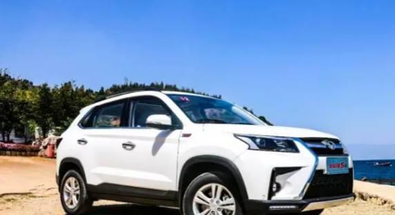 北汽新款SUV, 标配ESC系统+9寸中控屏+全景天窗, 敢售5万