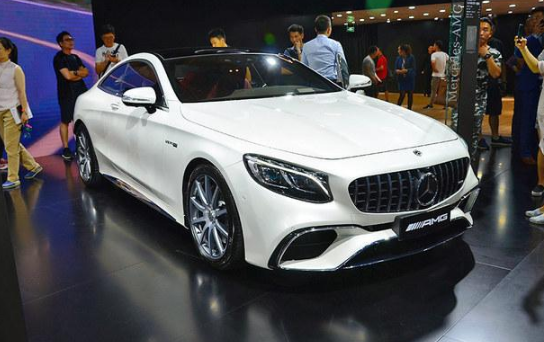 新款AMG S63亮相深港澳车展,科技感十足,号称最帅奔驰车
