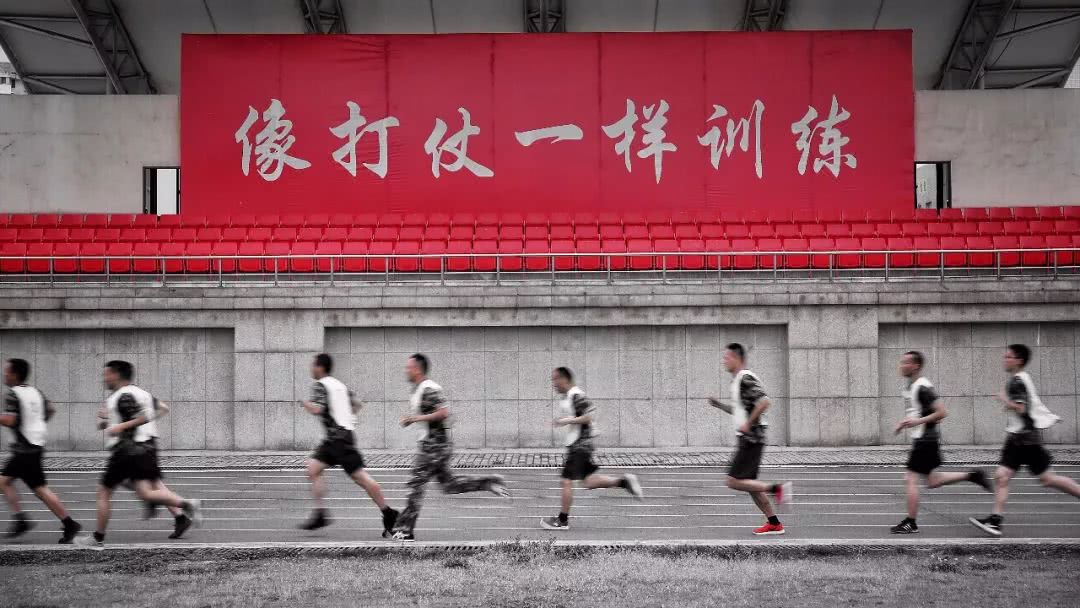 新京报:消防部队剥离武警成公务员 应急救援