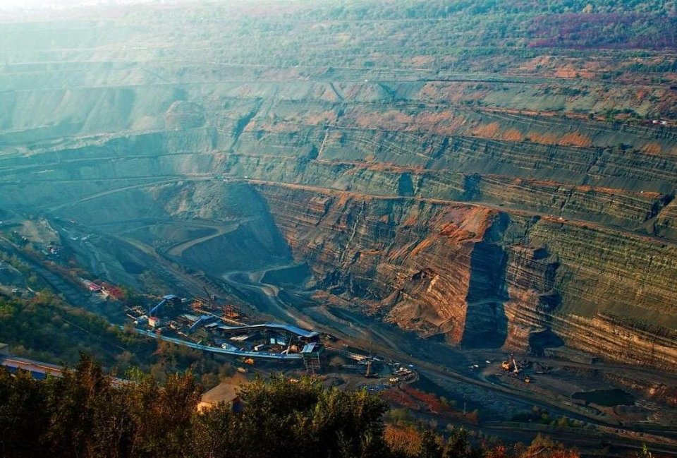 挖掘上百年的抚顺西露天矿,矿底竟然是中国大陆最深处