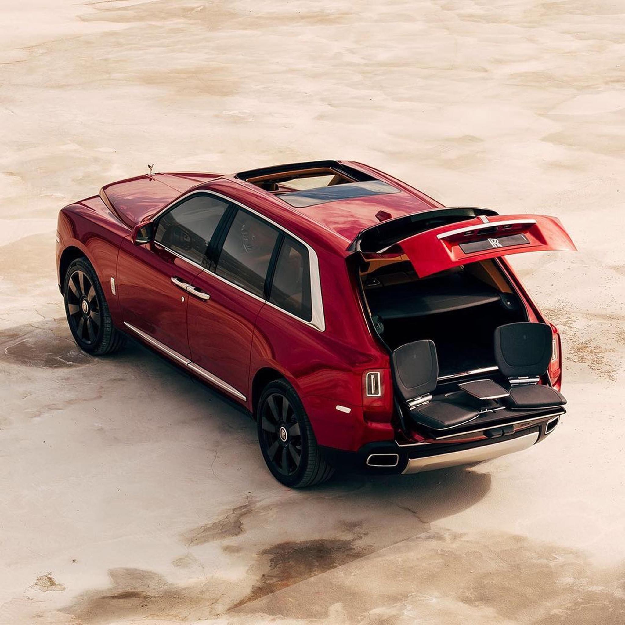 王者座驾，劳斯莱斯-库里南，2018深港澳车展“最贵SUV”曝光!