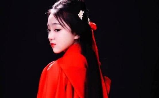 小小年纪因演白娘子成名,成就多情小碧瑶,小戏骨陶奕希还演了啥?