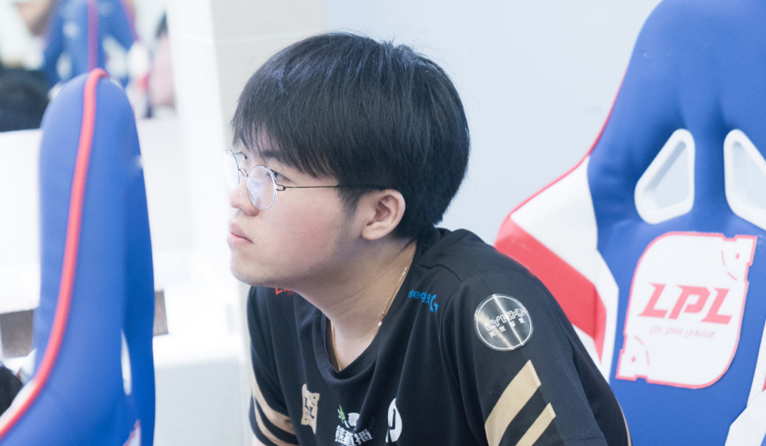 LOL:姿态也去了MSI?网友调侃:那个小兵就是远