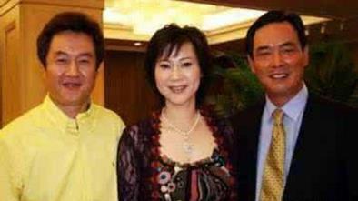 国乒名帅履历辉煌，却因开除郭跃丢金，离婚后娶小23岁女徒弟