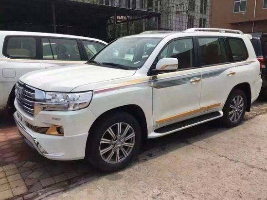 2018款丰田酷路泽4000报价丐版改装实图