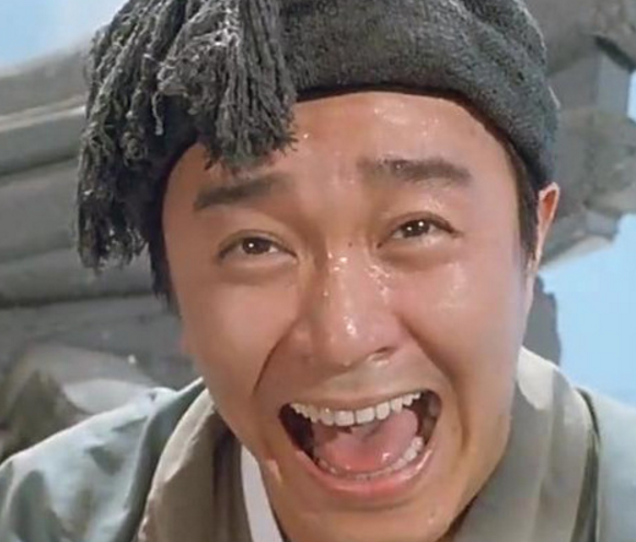 搞笑段子:这几天感冒了,鼻涕止不住的流,纸巾堆