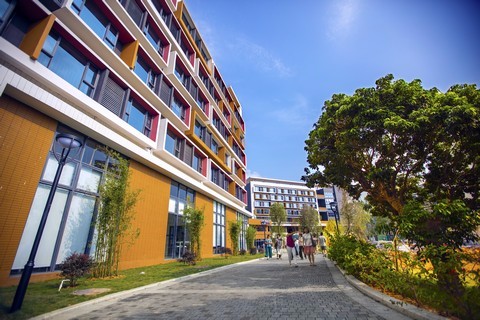 哪家中外合作办校园风景最美?你的投票说了算!