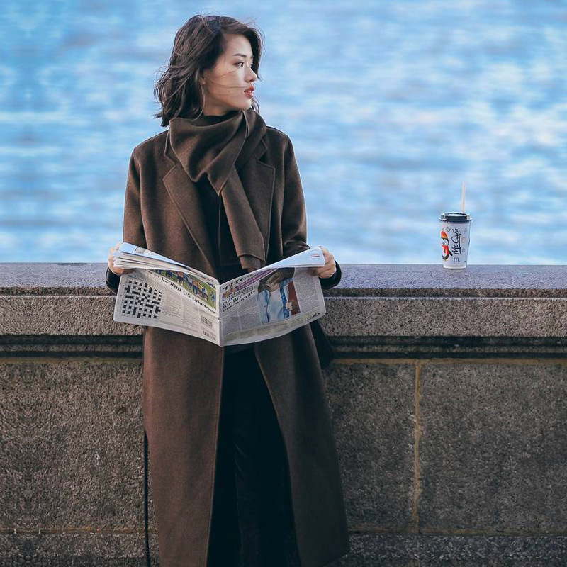 无论长大衣还是短外套,搭配一条阔腿裤,时髦