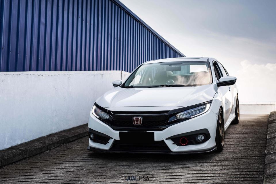 本田思域改装后不仅可以跑赛道，更能撩到可爱小姐姐！