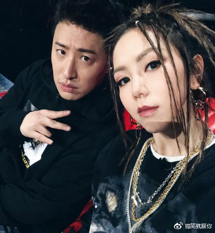 邓紫棋帮潘玮柏相亲?没想到潘玮柏一个动作亮