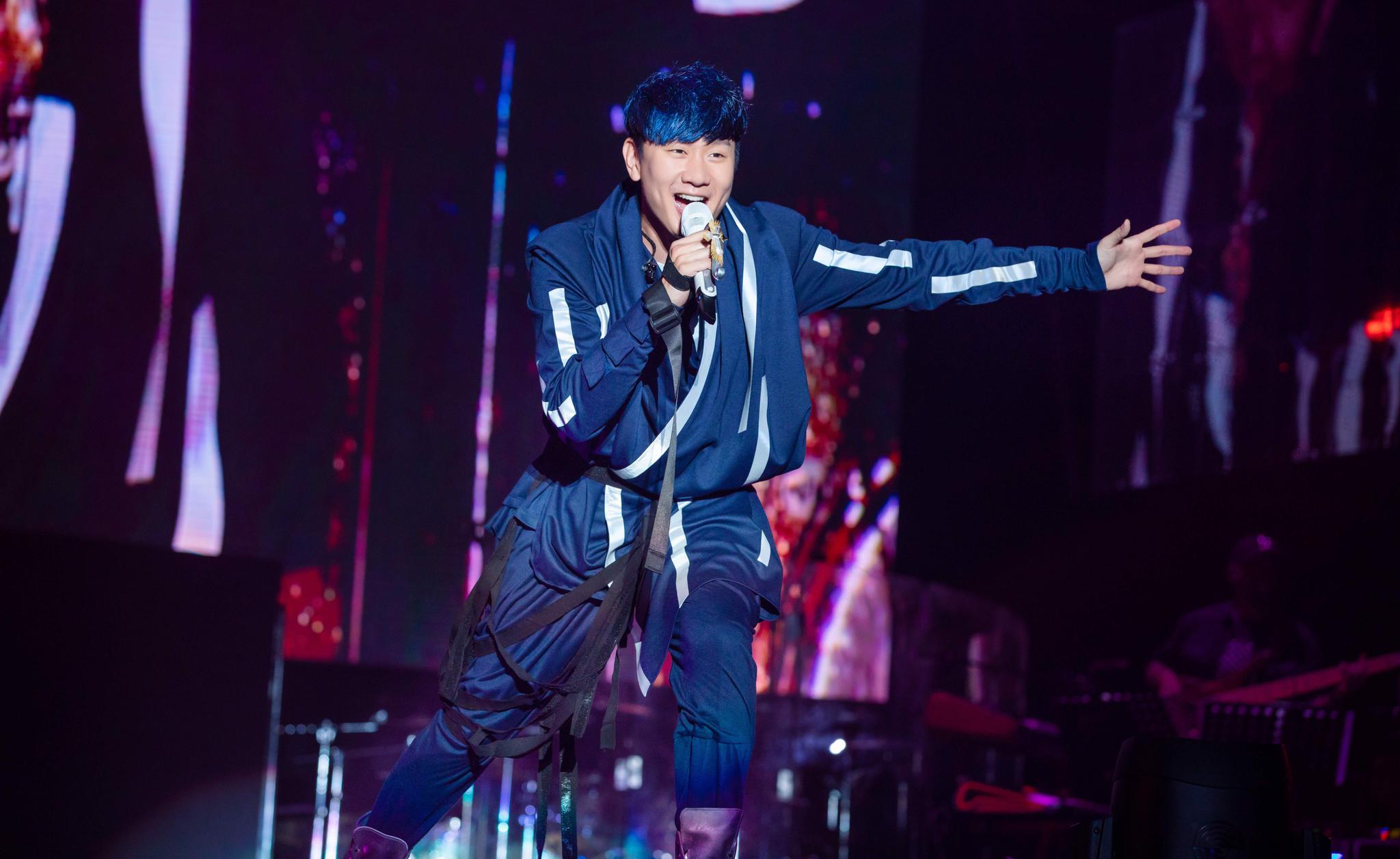 林俊杰携“圣所2.0”黄石开唱,万人空巷引轰动 图片