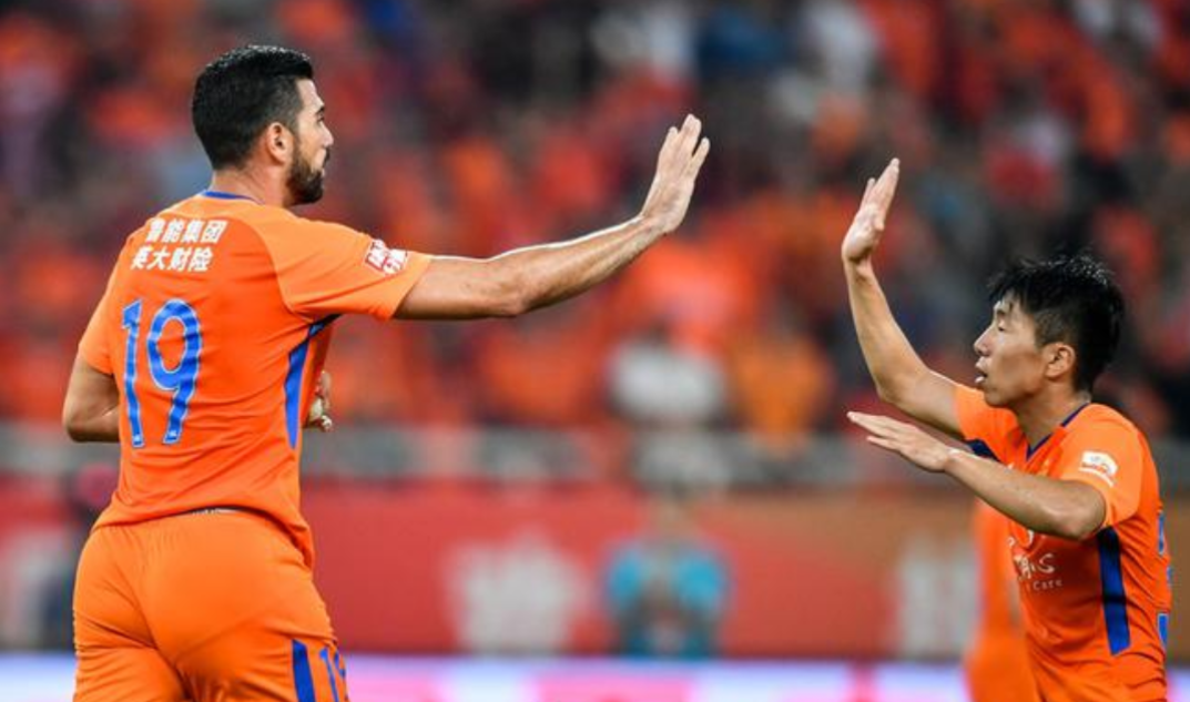 山东鲁能球员金敬道各项足球赛事出场200场,恭