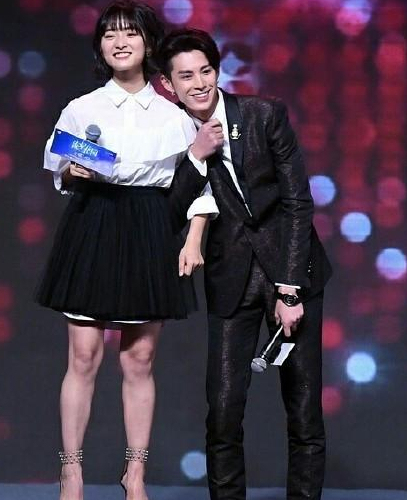 尴尬了!沈月经纪人比她漂亮,被导演频频相中,无