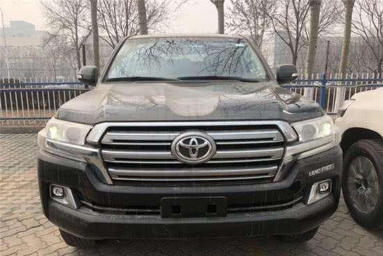 现车了解2018款陆巡4600G-XR中东版，你再决定买不买