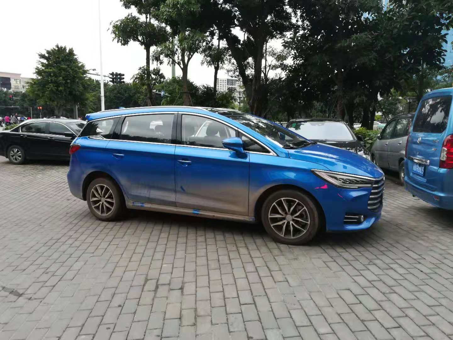 “比亚迪“有新的文章更新，请注意查收