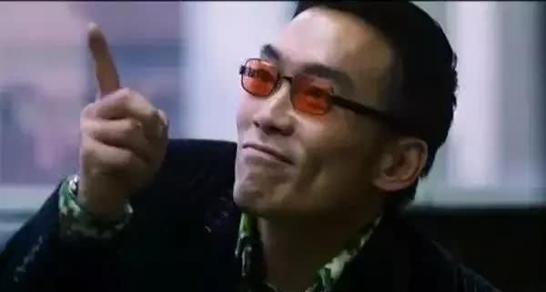 名气比得过陈小春，却是郑伊健的死对头，50多岁身材不输年轻人