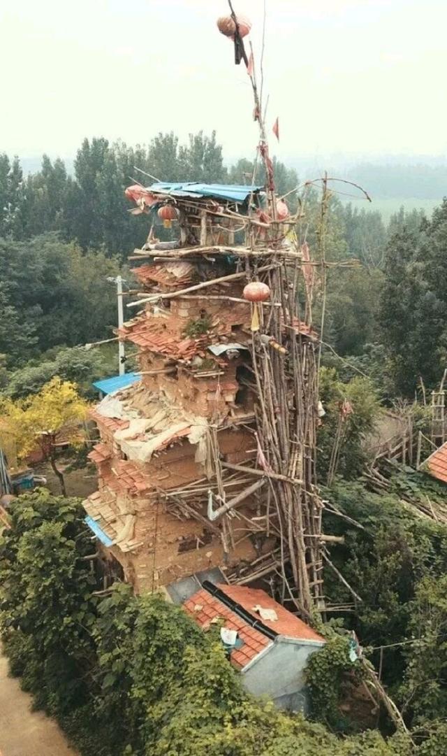 堡垒之夜:看起来像堡垒大佬建房打架,其实背后