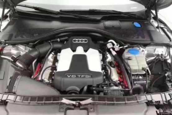 考下驾照之后, 小伙子就迫不及待的买了一辆20多万的奥迪A7