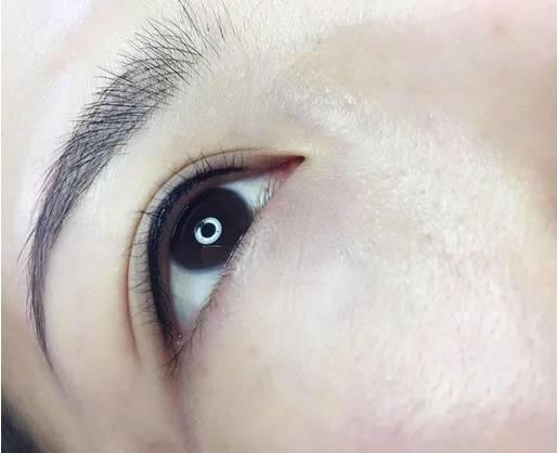 东亚人的眼睛太小?为什么西方人的眼睛看起来