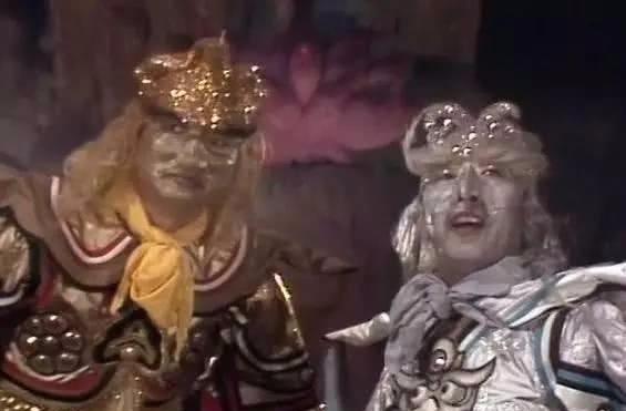 金角大王和银角大王为什么认老狐狸精做干娘?太上老君的脸通红!