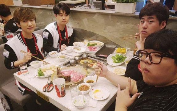 电竞选手忌讳的食物,世界第一AD曾遭此毒手!网