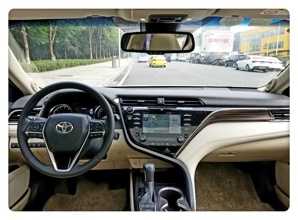 丰田式“运动”试驾八代凯美瑞