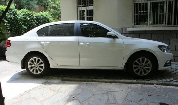 花13万买辆大众朗逸, 每次回小区, 邻居就知道是我回来了