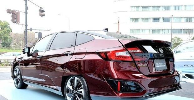 本田第十代雅阁B级轿车，溜背运动空间大，动力十足男人爱！