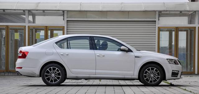 曾轻松一个月卖10000台，比轩逸空间大，现降3万苟延残喘