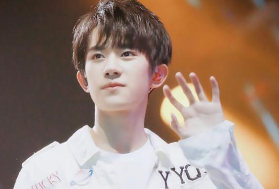 抖音又出仿妆大佬,COS易烊千玺还原度达90%