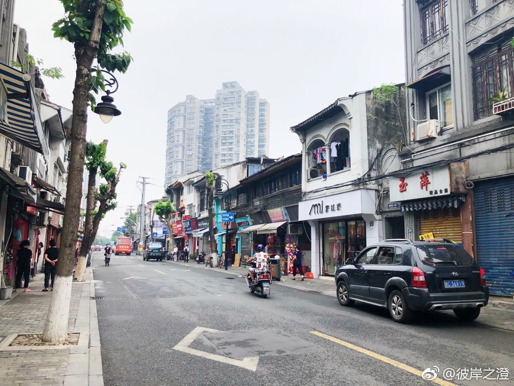 温州和潮汕一带莫名有一些相似,街景有穿越感