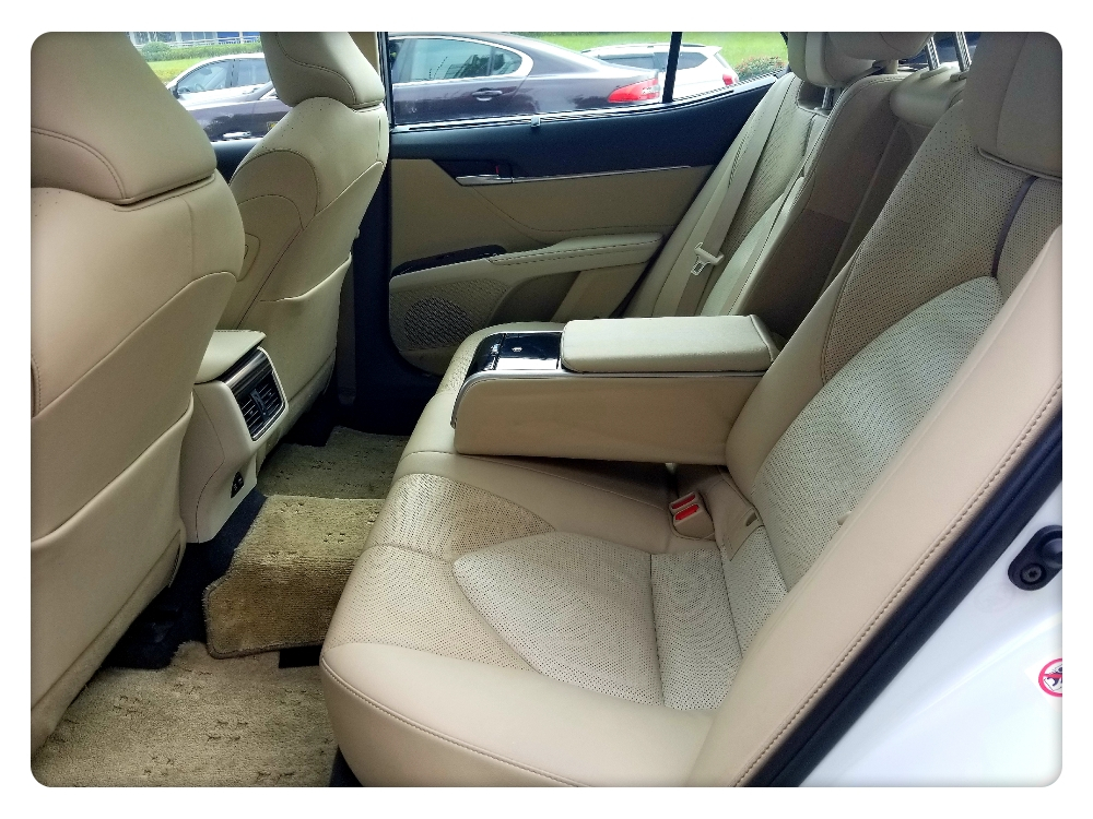 丰田式“运动”试驾八代凯美瑞