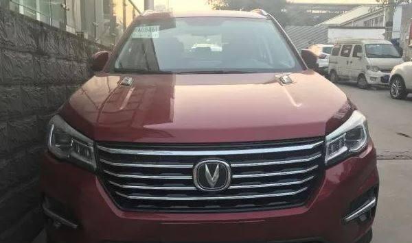 首台红色2018款长安CS75现身4S店后场！18寸轮毂+宝马中控 7万起