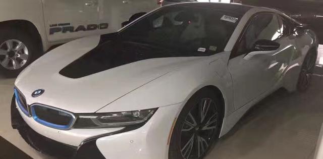 宝马i8 酷毙了 油电混合动力