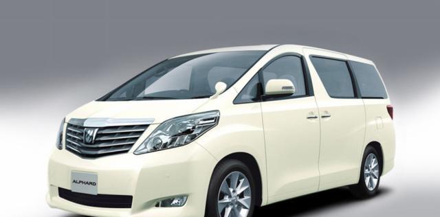 在香港大受欢迎的MPV，白色外观，明星们大爱的“保姆车”