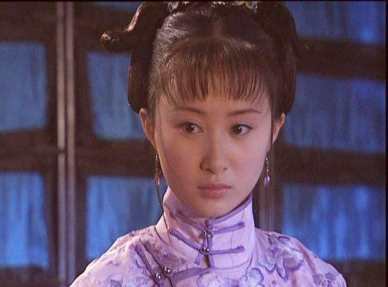 导演老公与她离婚不久, 便娶了80后女演员, 今62岁的她整容更卖萌