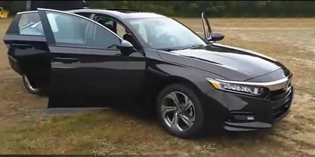 2018本田雅阁1点5T顶配十代雅阁!黑色车身更