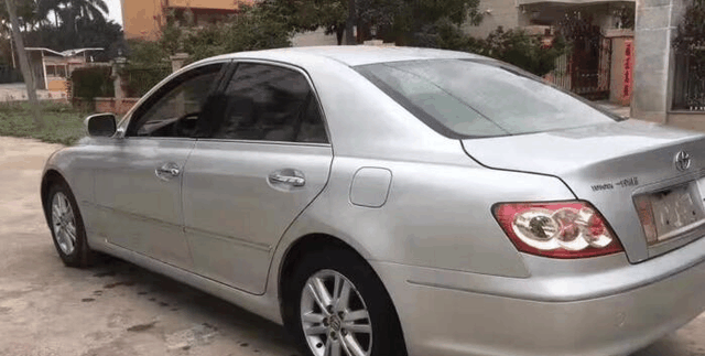 07款丰田锐志来了, 高颜值配V6发动机, 卖到现在它也不过时!