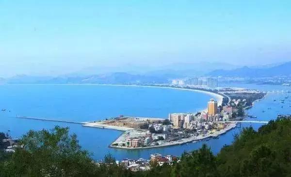 惠州私藏海滩3.5小时达，揽两湾三海绝美奇景，现捕海鲜吃到撑