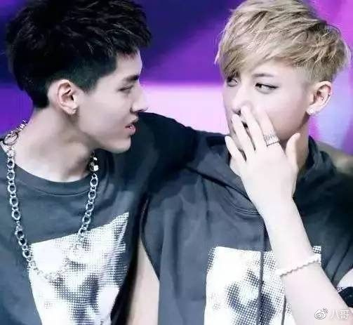 黄子韬点赞鹿晗采访微博:访谈里提到鹿晗和吴亦凡,他居然这样说