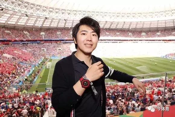 郎朗来世界杯赛看球道出感想 足球和钢琴相通