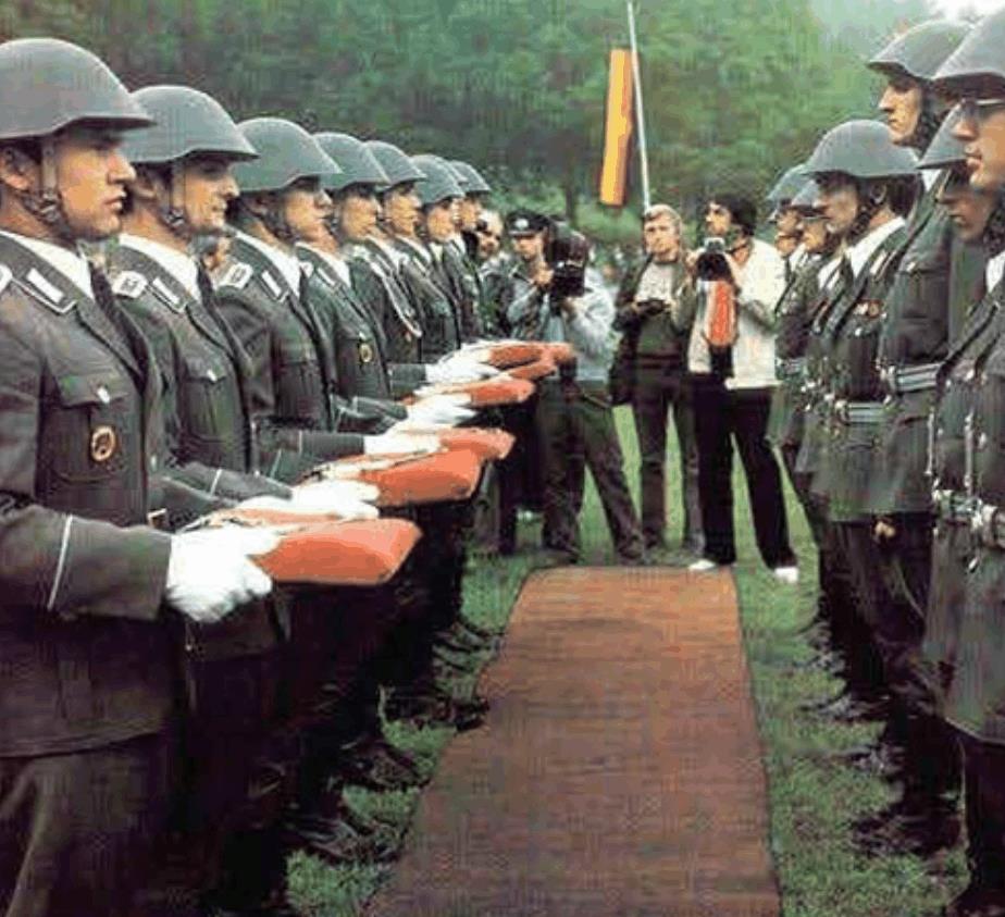 苏联GDP有没有西德高_有没有高冷的男生头像(2)