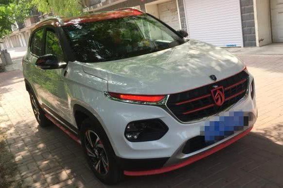 宝骏510变身“法拉利”，红色车灯超吸睛！网友：宝骏也能这么帅